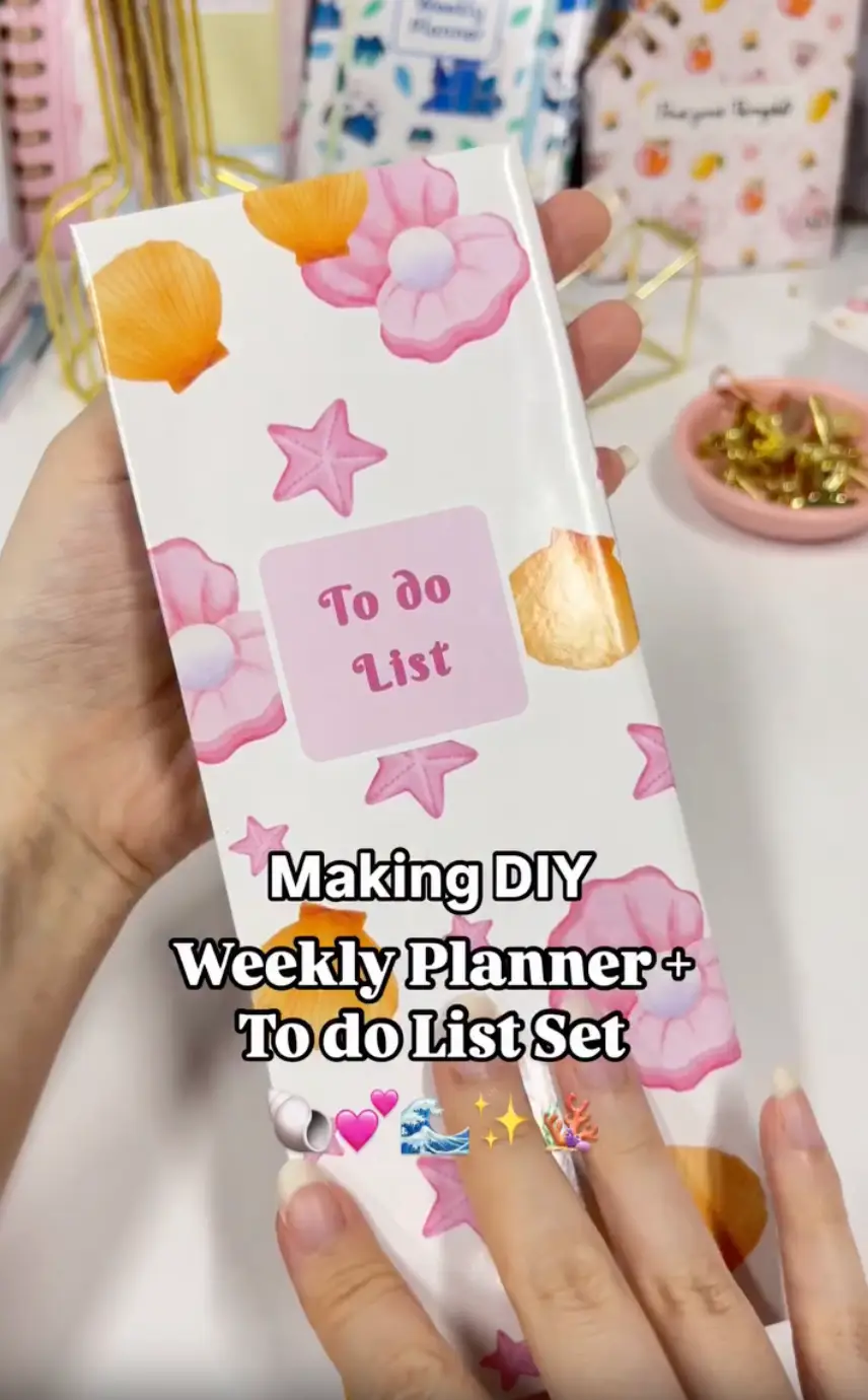 Finished DIY notepad set with a weekly planner and to-do list in a folding cover