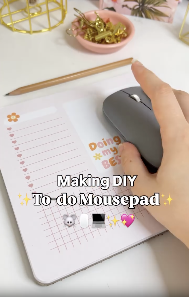 Finished DIY to-do mousepad with a tear-off notepad on a rubber foam base