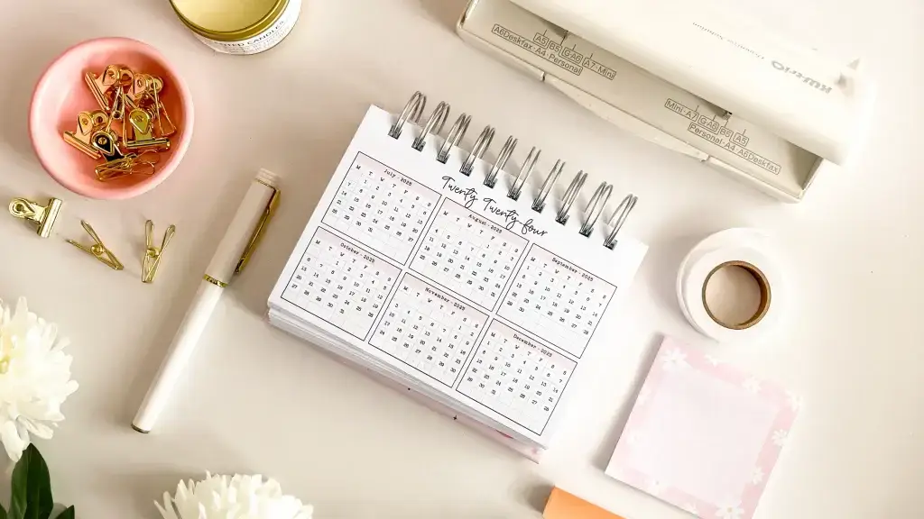 A 2025 daily desk planner from Planify Pro, the kind teachers use for classroom planning